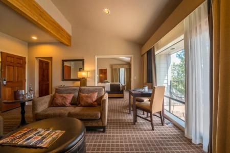 Pine Ridge Inn - 72