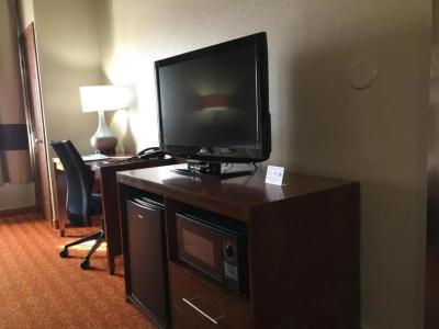 Comfort Inn & Suites near Kino Sports Complex - 49