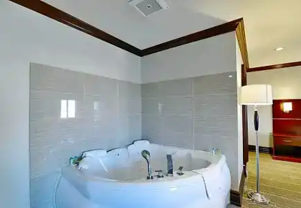 Woodbine & Suites - 39