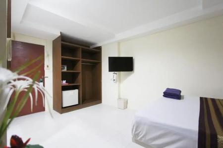 18 Coins Cafe & Hostel - 69