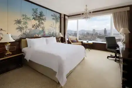 Island Shangri-La - 50