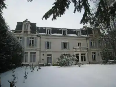 Hôtel Les Maréchaux - 0
