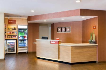 TownePlace Suites by Marriott Indianapolis Airport - 1