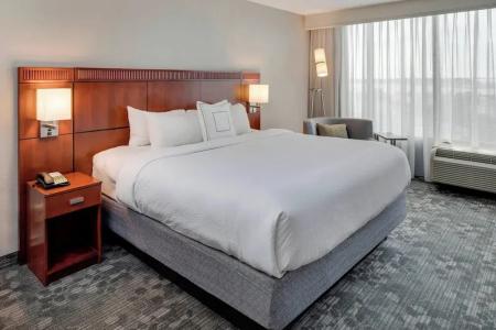 Courtyard by Marriott Boston Logan Airport - 39