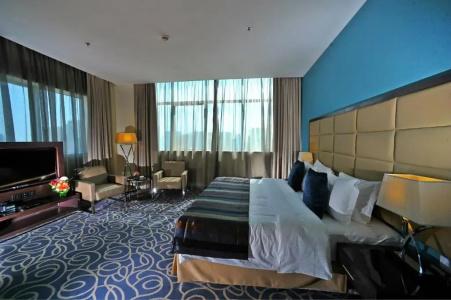 Ramada Abu Dhabi Corniche - 38
