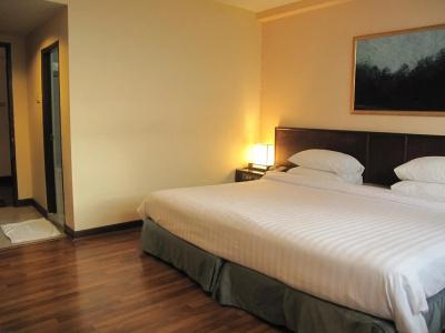 Dusit - 25