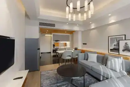 Radisson - 100