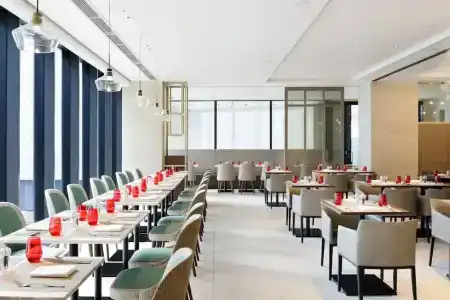 Courtyard by Marriott Osaka Honmachi - 12