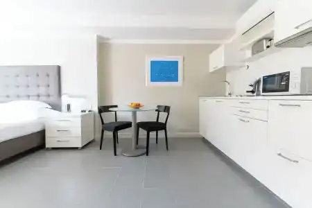 The Residence - 102