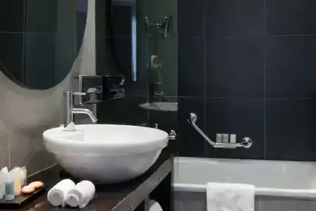 Jade Manotel - 8