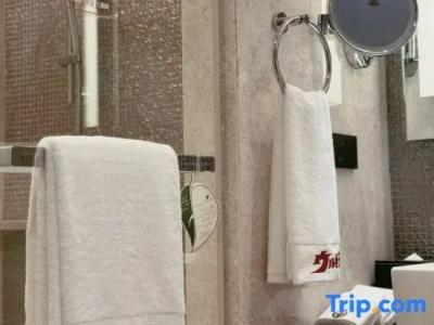 Ascott Raffles City - 169