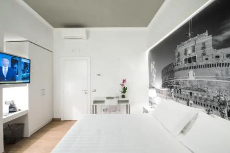 Charming Roma - 19