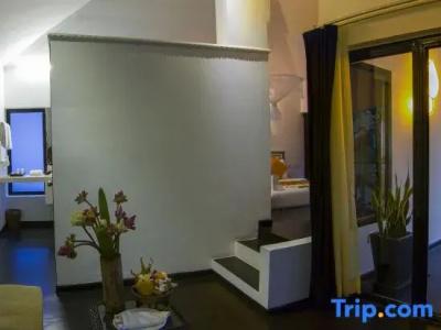 Apsara Greenland Boutique - 95