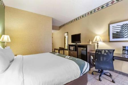 Quality Inn San Antonio Fiesta at Six Flags - 44