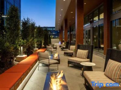 Epicurean Atlanta, Autograph Collection - 102