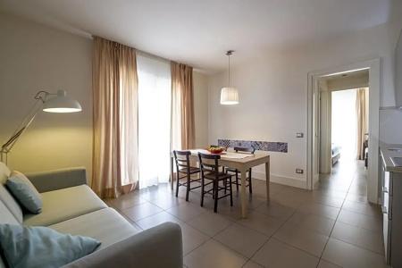 Le Rose Suite - 208