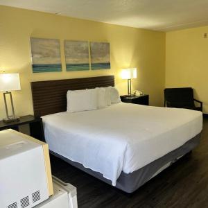 Seven Gables Inn - 20