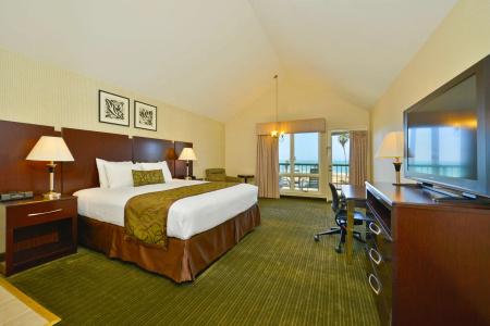 Best Western Plus Inn-by-the-Sea - 40