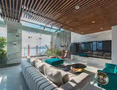 Maple & Apartment - 223