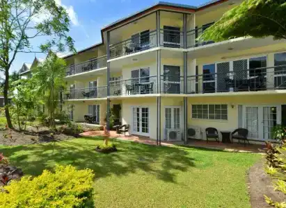 Cairns Queenslander & Apartments - 54