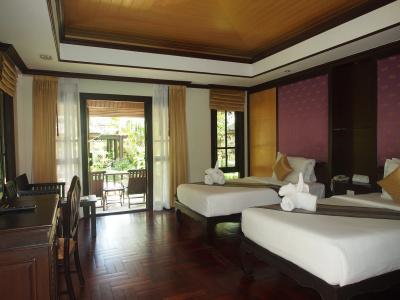 Khaolak Palm Beach Resort - 3