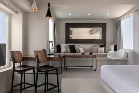 West East Suites - 4
