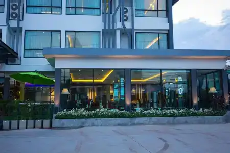Udtel Boutique - 0