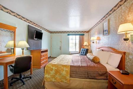 Travelodge By Wyndham San Antonio Lackland a f b - 49