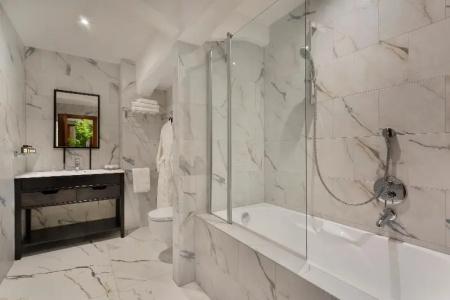 Brown Beach House & Spa - 56