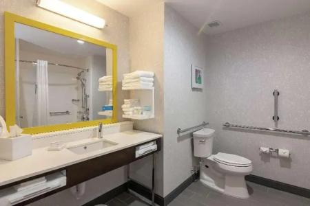 Hampton Inn & Suites Dallas East - 41