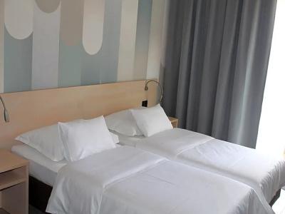Berkeley & Day Spa - 29