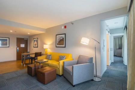 Hampton Inn Chicago North-Loyola Station, Il - 80