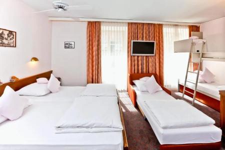 Roesli Guest House - 56