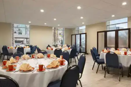 Wyndham Anaheim - 15