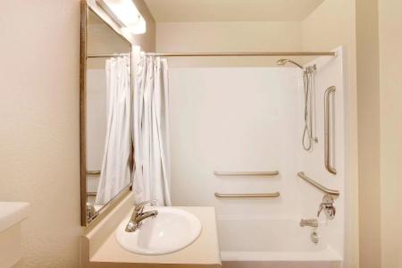WoodSpring Suites San Antonio South - 8