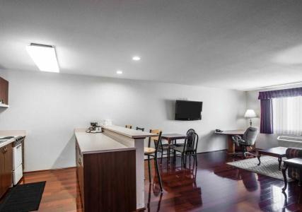 Quality Inn Grand Suites Bellingham - 26