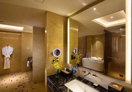 Hilton Wuhan Riverside - 100