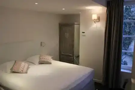 Hôtel Central - 51