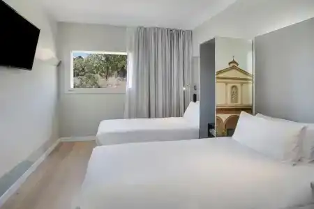 b&b Figueres - 77