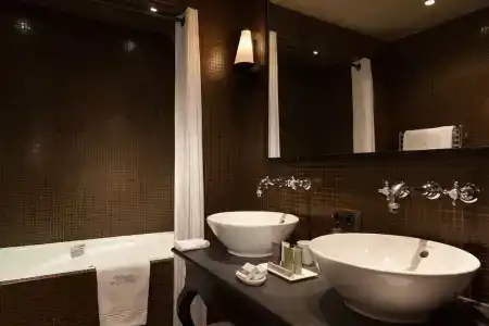 Le Pavillon de la Reine & Spa - Small Luxurys of the World - 64