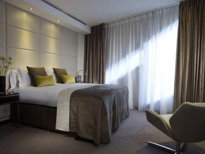 Montcalm East, Autograph Collection - 5