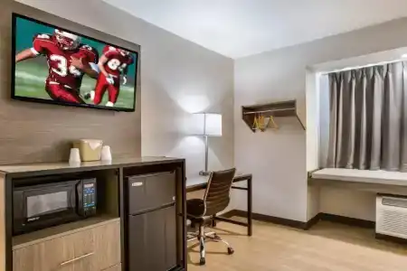 Red Roof Inn Plus+ & Suites Savannah – i-95 - 50