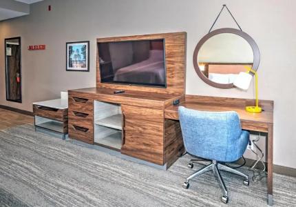 Hampton by Hilton - 36