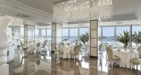 Tiffany's - 9