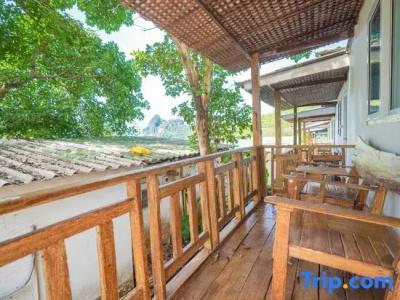 Phi Phi Cozy Seafront Resort - 43