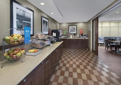 Hampton Inn Ny-Jfk - 10