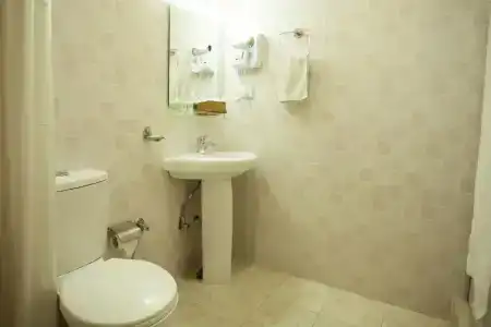 Royal Astoria - 43