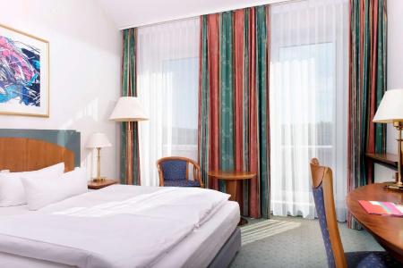 Ramada by Wyndham Weimar - 41