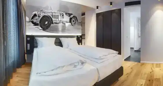 v8 Classic Motorworld Region Stuttgart - 170