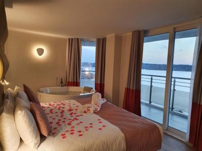 Seaview - Adults Only 16 Plus - 39